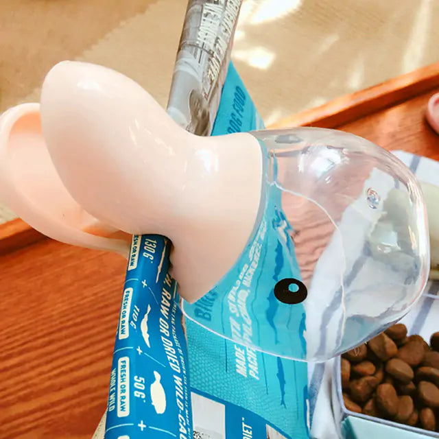 Versatile Duck Food Scoop