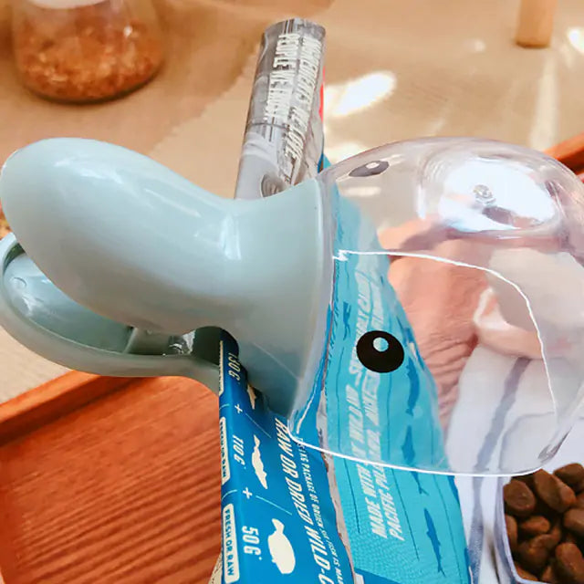 Versatile Duck Food Scoop